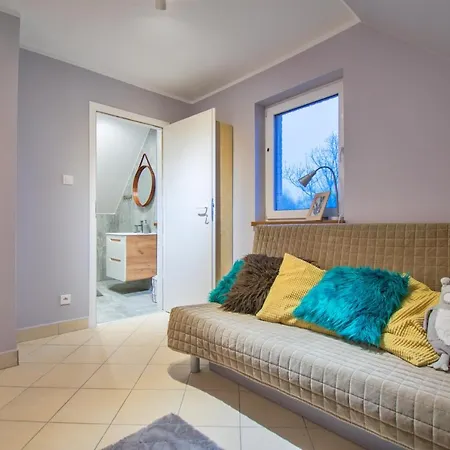 Holiday home Nad Jeziorem W Leleszkach