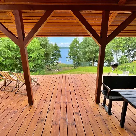 Nad Jeziorem W Leleszkach Holiday home