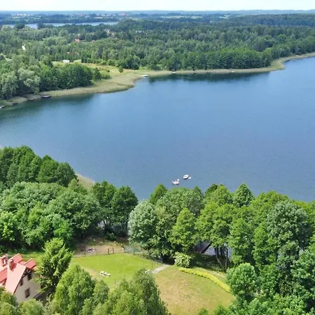 Nad Jeziorem W Leleszkach Holiday home
