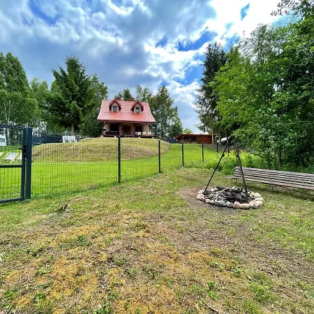 Nad Jeziorem W Leleszkach Holiday home *