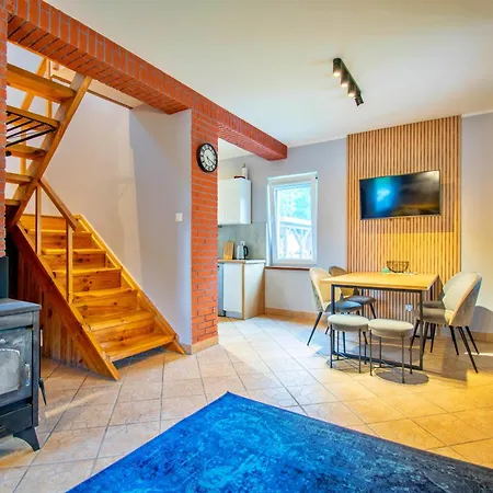 Nad Jeziorem W Leleszkach Holiday home Leleszki