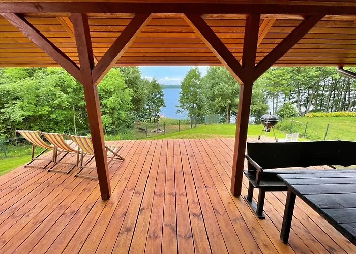 Nad Jeziorem W Leleszkach Holiday home