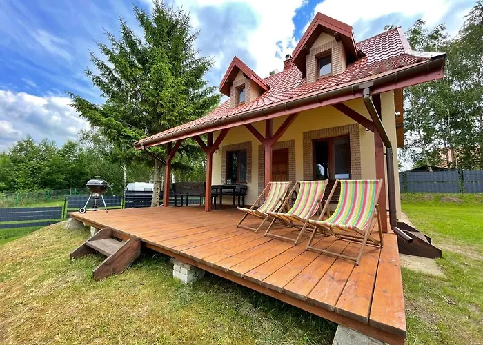 Nad Jeziorem W Leleszkach Holiday home *