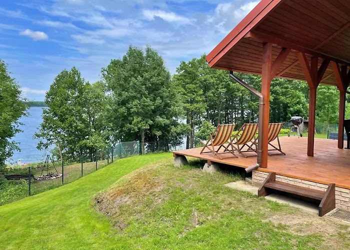 Nad Jeziorem W Leleszkach Holiday home